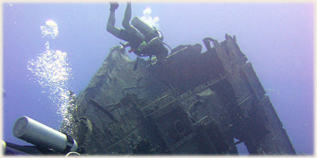 Wreckdiving on the M.V. Mataora / © and photo : Graham McDonald