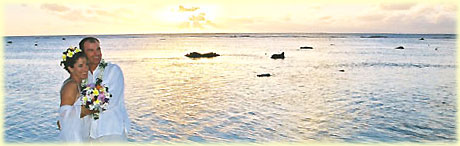 Jodie and Pete married at Muri Beach in 2003 / photo:William