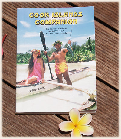 Cook Islands Companion - 2te Ausgabe - gedruckt 1994 ISBN 0 - 9629622 - 6 - 0 / Pacific Publishing USA 12.00 $ Autor : Elliot Smith (lebt am Muri Strand in Shangri-La)